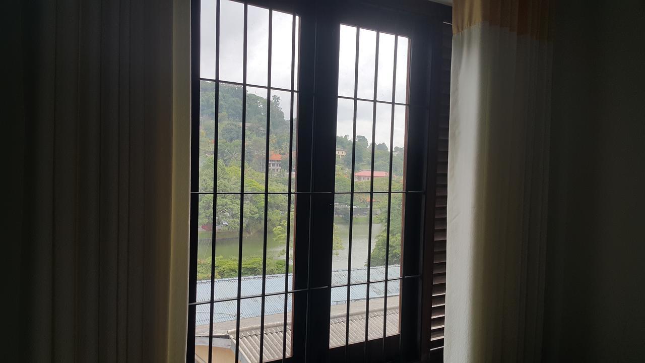 Sarvodaya Samma Vaasa Residence Kandy Bagian luar foto