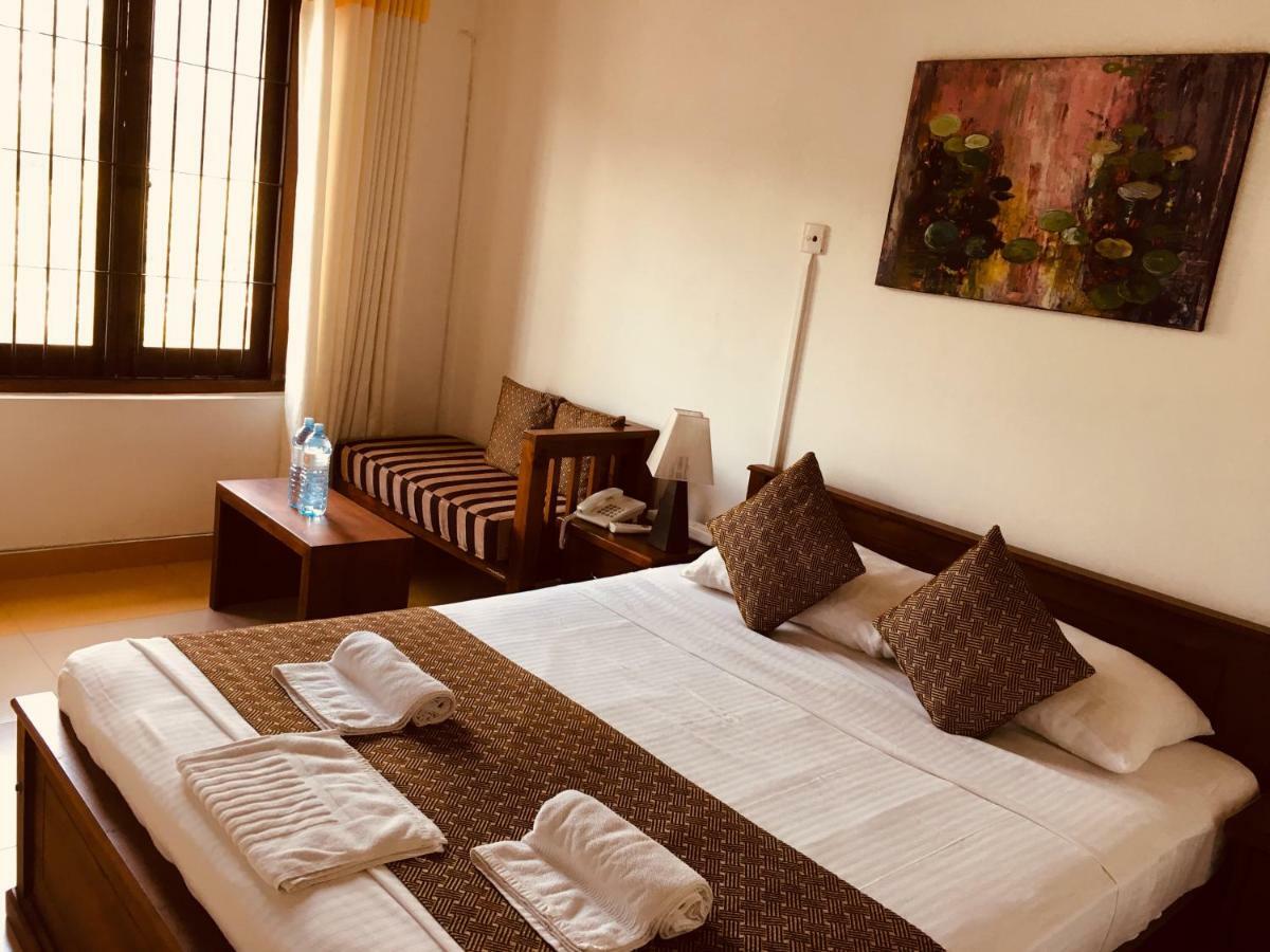 Sarvodaya Samma Vaasa Residence Kandy Bagian luar foto